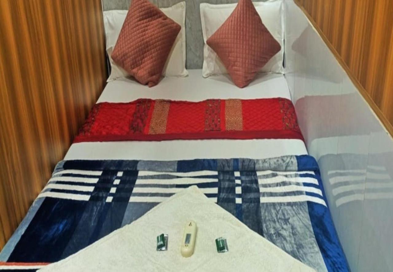 Hotel New Amaan Palace - Mumbai — Photos 1
